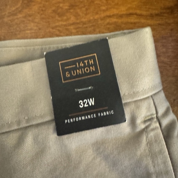14th & Union NWT Size 32x32 Regular Fit Solid Tan Khaki Pants - Picture 4 of 5